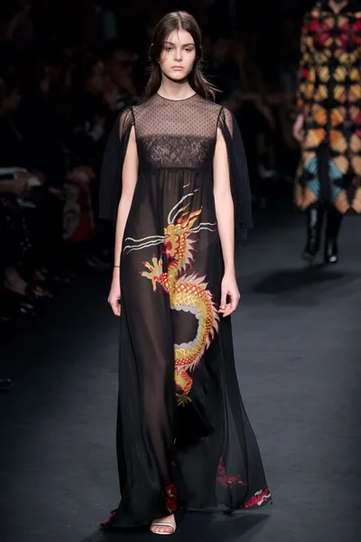 Look 60